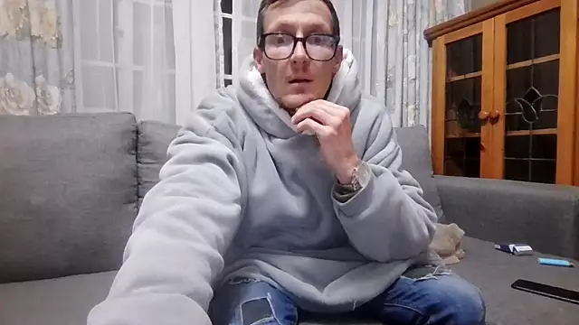 Snapshot of TheSouthernKing chatting on 4, 6, 2026 TheSouthernKing online show from 4, 6, 2026