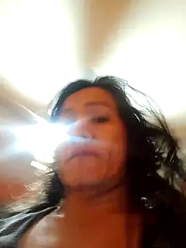Snapshot of miicheele32 chatting on 4, 1, 2025 miicheele32 online show from 4, 1, 2025