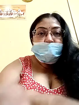 Snapshot of LAVERNIYA_ chatting on 8, 12, 2024 LAVERNIYA online show from 8, 12, 2024