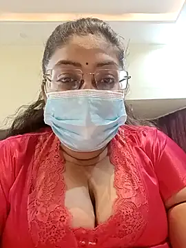 Snapshot of LAVERNIYA_ chatting on 2, 1, 2025 LAVERNIYA online show from 2, 1, 2025
