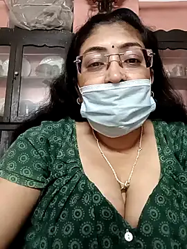 Snapshot of LAVERNIYA_ chatting on 2, 2, 2025 LAVERNIYA online show from 2, 2, 2025