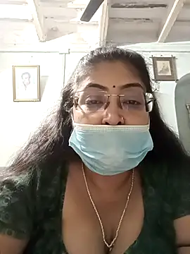 Snapshot of LAVERNIYA_ chatting on 4, 2, 2025 LAVERNIYA online show from 4, 2, 2025
