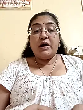Snapshot of LAVERNIYA_ chatting on 7, 3, 2025 LAVERNIYA online show from 7, 3, 2025