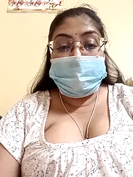 Snapshot of LAVERNIYA_ chatting on 7, 3, 2025 LAVERNIYA online show from 7, 3, 2025