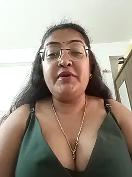 Snapshot of LAVERNIYA_ chatting on 10, 9, 2025 LAVERNIYA online show from 10, 9, 2025
