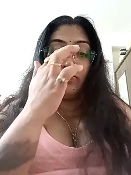Snapshot of LAVERNIYA_ chatting on 12, 9, 2025 LAVERNIYA online show from 12, 9, 2025