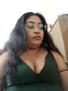 Snapshot of LAVERNIYA_ chatting on 16, 9, 2025 LAVERNIYA online show from 16, 9, 2025