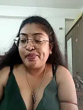 Snapshot of LAVERNIYA_ chatting on 25, 9, 2025 LAVERNIYA online show from 25, 9, 2025