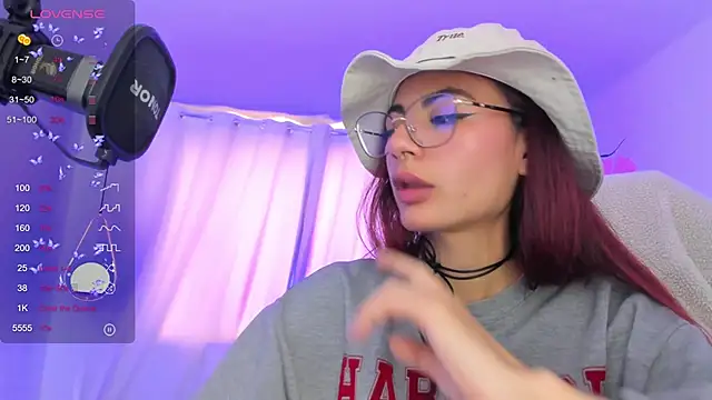 Snapshot of sophiecherry_ chatting on 14, 12, 2024 sophiecherry online show from 14, 12, 2024