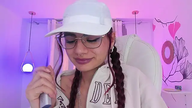 Snapshot of sophiecherry_ chatting on 31, 1, 2025 sophiecherry online show from 31, 1, 2025