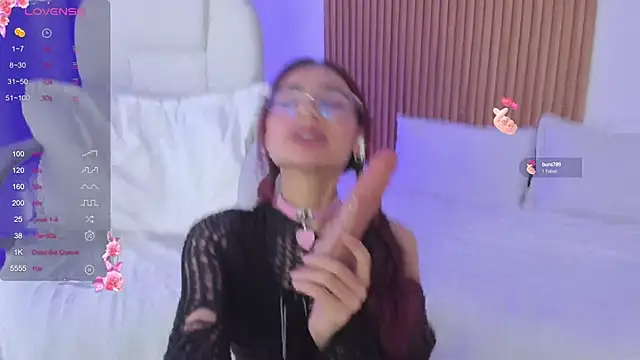 Snapshot of sophiecherry_ chatting on 5, 2, 2025 sophiecherry online show from 5, 2, 2025