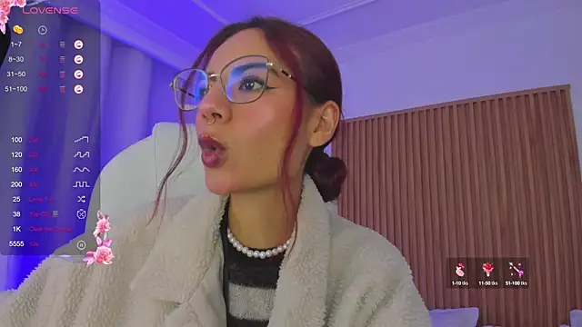 Snapshot of sophiecherry_ chatting on 12, 2, 2025 sophiecherry online show from 12, 2, 2025