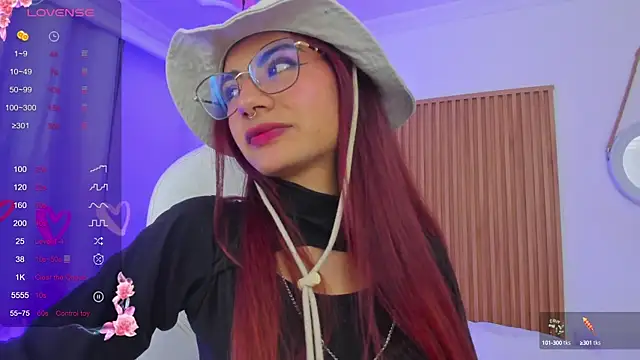 Snapshot of sophiecherry_ chatting on 8, 3, 2025 sophiecherry online show from 8, 3, 2025