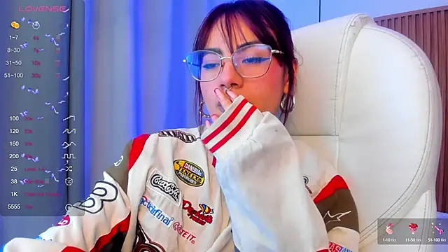 Snapshot of sophiecherry_ chatting on 29, 9, 2025 sophiecherry online show from 29, 9, 2025