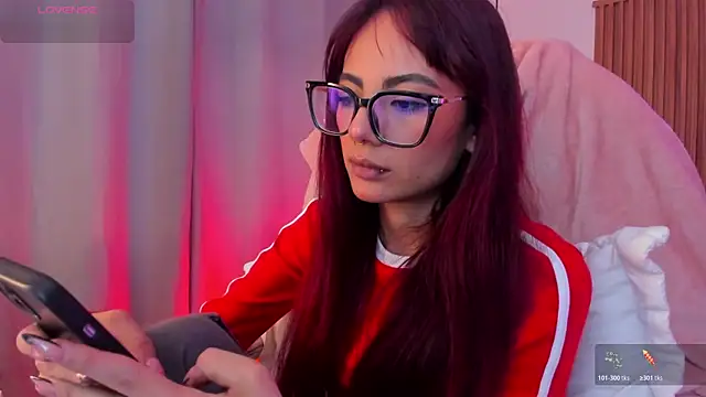 Snapshot of sophiecherry_ chatting on 7, 11, 2025 sophiecherry online show from 7, 11, 2025