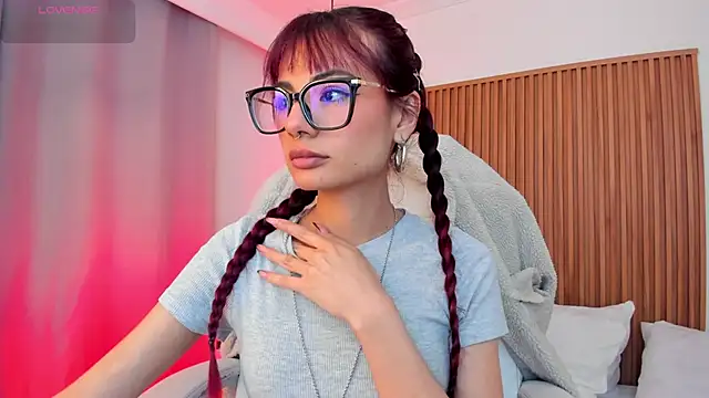 Snapshot of sophiecherry_ chatting on 20, 11, 2025 sophiecherry online show from 20, 11, 2025