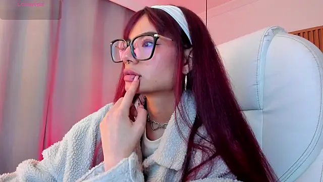 Snapshot of sophiecherry_ chatting on 24, 11, 2025 sophiecherry online show from 24, 11, 2025