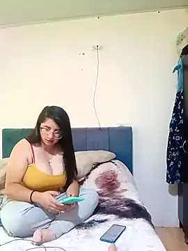  Angelinaandrade  online show from 13, 1, 2026