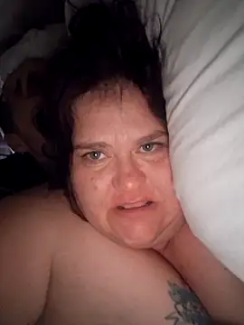 Snapshot of mcv131985 chatting on 3, 11, 2025 mcv131985 online show from 3, 11, 2025