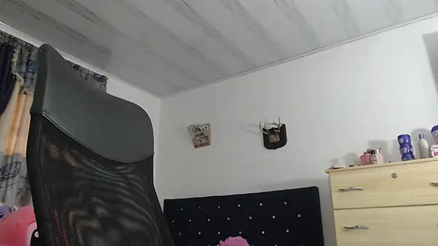 sweet cutetras22 online show from 1, 2, 2025