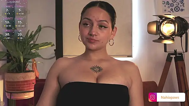 nahiapaws online show from 28, 2, 2025