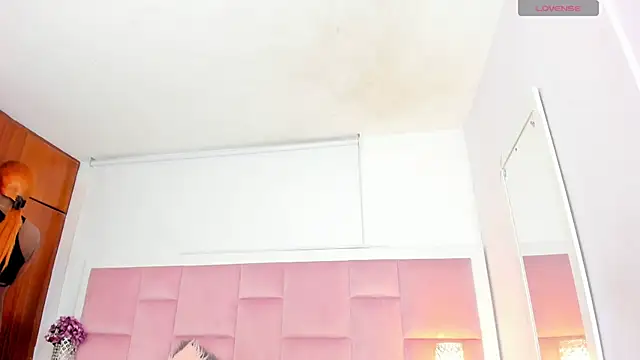 DaphneLloyd online show from 10, 12, 2024