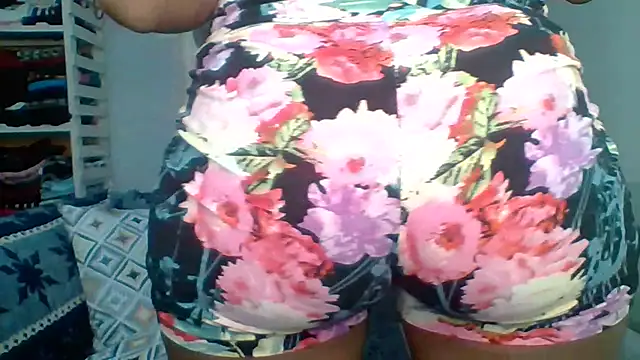 Petite 254 online show from 4, 4, 2026