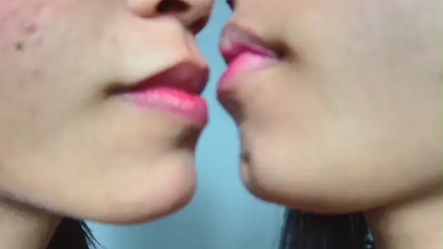 strawberrymia68 online show from 6, 2, 2025