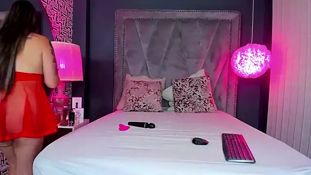 Hotsamantamature online show from 25, 2, 2025