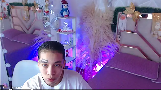 Jonesliam23 online show from 15, 12, 2025