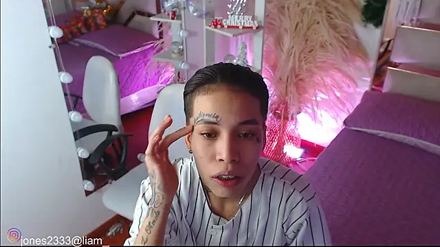 Jonesliam23 online show from 18, 12, 2025