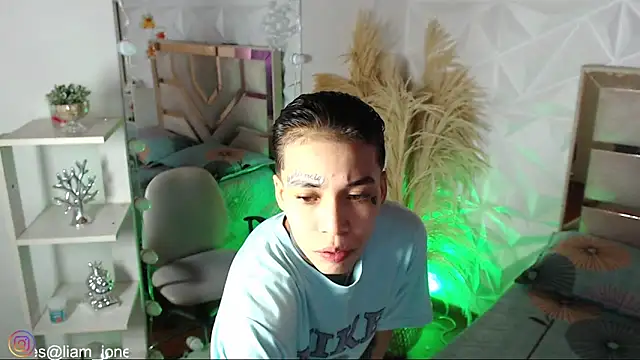 Jonesliam23 online show from 5, 1, 2026