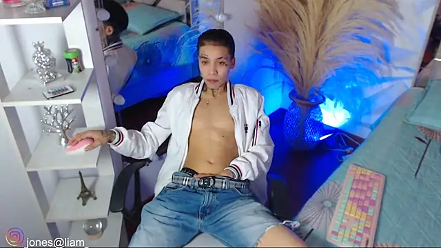 Jonesliam23 online show from 2, 3, 2026