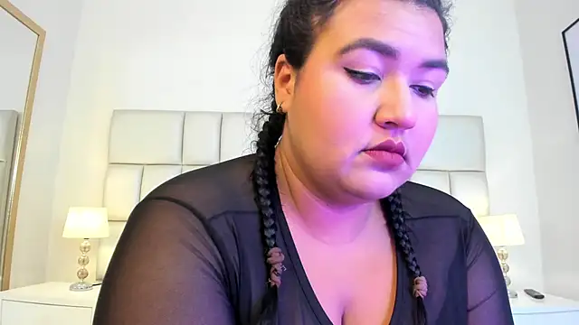 DojaAissha online show from 1, 2, 2025