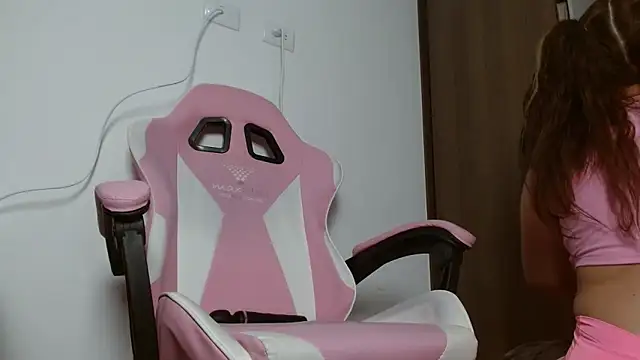 Snapshot of keilafranco chatting on 17, 10, 2025 keilafranco online show from 17, 10, 2025