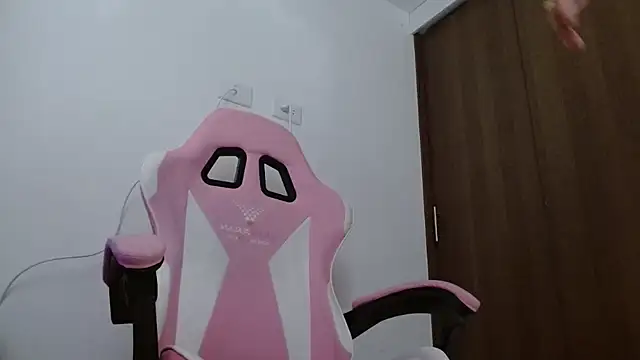 Snapshot of keilafranco chatting on 21, 10, 2025 keilafranco online show from 21, 10, 2025