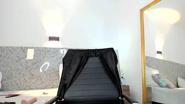 Snapshot of Saraycum chatting on 5, 12, 2024 Saraycum online show from 5, 12, 2024