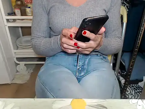 Snapshot of jona33 chatting on 22, 9, 2025 jona33 online show from 22, 9, 2025