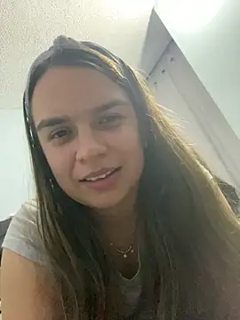 Nathaly00  online show from 10, 10, 2025