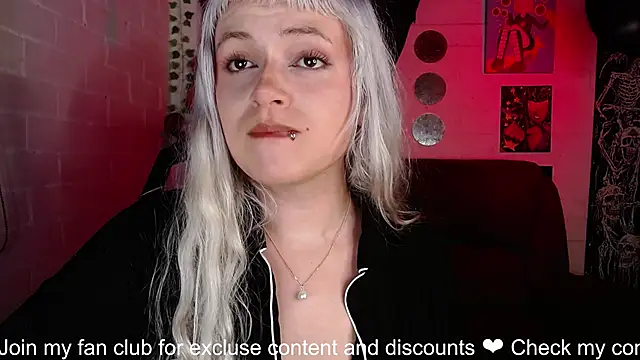 NEXT DOOR GIRL  online show from 10, 1, 2025