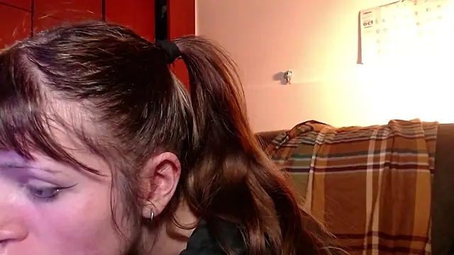 NEXT DOOR GIRL  online show from 15, 10, 2025