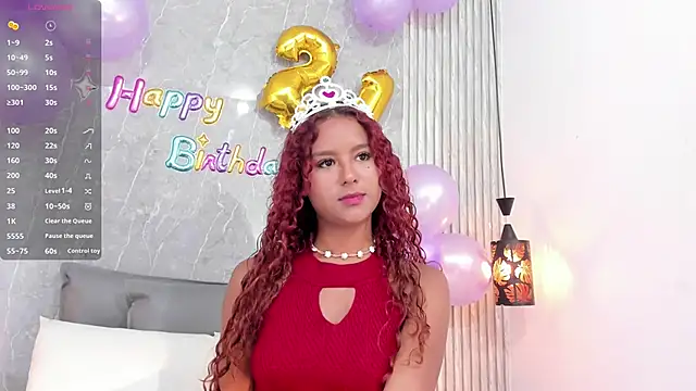 Snapshot of Sophiee_Velvet chatting on 17, 2, 2025 Sophiee Velvet online show from 17, 2, 2025