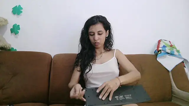 mina smith1 online show from 18, 3, 2025