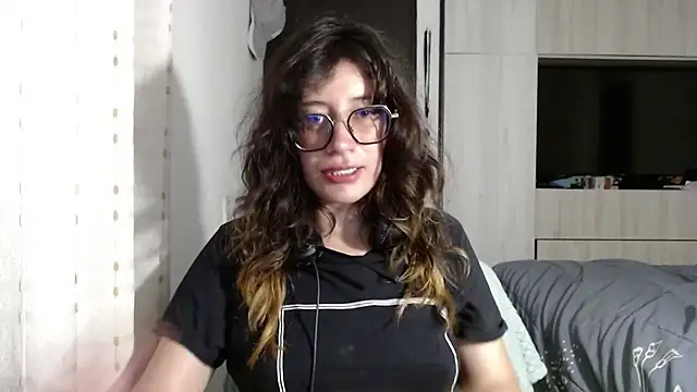 mariana124- online show from 18, 9, 2025