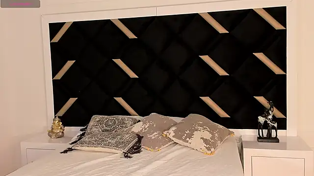 Maya Bluee online show from 27, 2, 2025