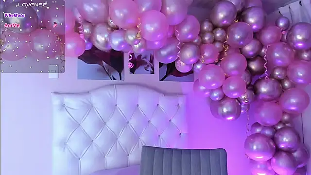 ellarosee  online show from 13, 3, 2025