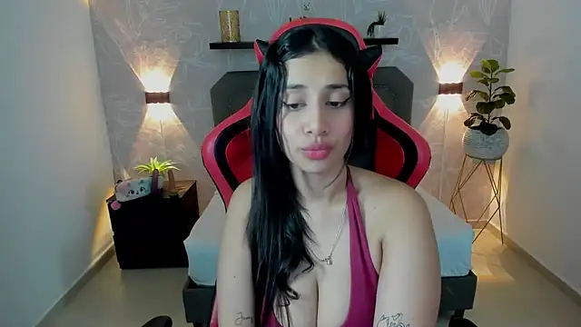 Snapshot of venuz_lee chatting on 8, 1, 2025 venuz lee online show from 8, 1, 2025