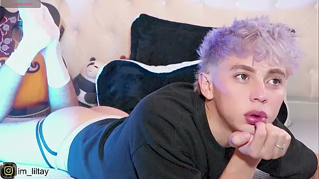 Snapshot of lil_tay_ chatting on 8, 1, 2025 lil tay online show from 8, 1, 2025