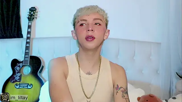 Snapshot of lil_tay_ chatting on 25, 2, 2025 lil tay online show from 25, 2, 2025