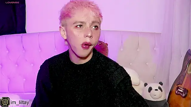 Snapshot of lil_tay_ chatting on 8, 3, 2025 lil tay online show from 8, 3, 2025